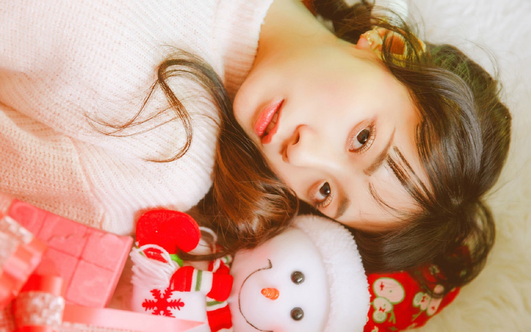 足球运动参与人群年龄结构日趋年轻化，足球分类及使用人群