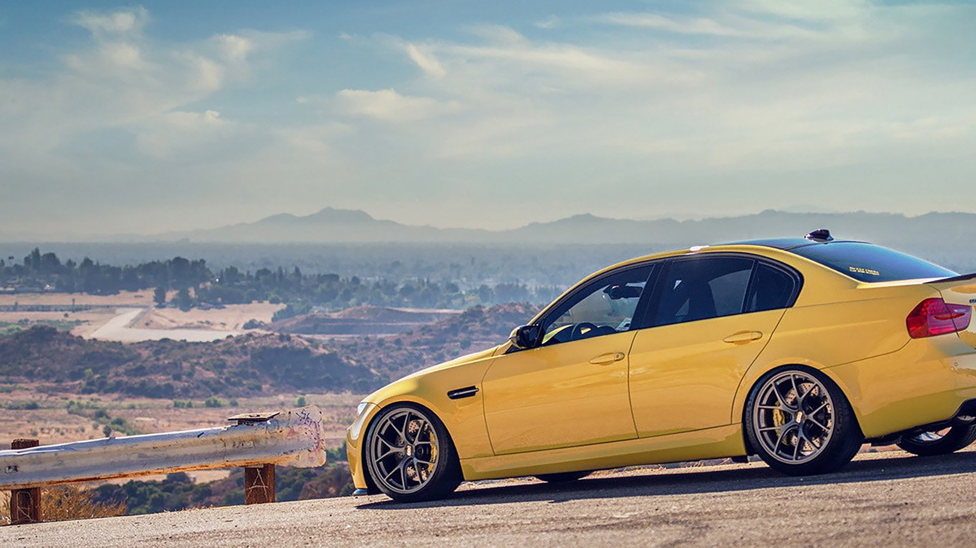 AC米兰豪取胜利,射手梅开二度助球队登顶,ac米兰 梅内